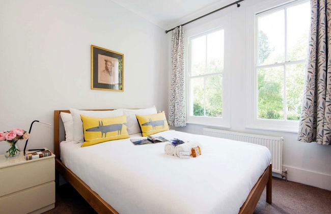 The Stunning Philbeach Garden Apartment - Photo 7