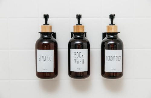 Gorgeous studio steps from The Groove - Foto 21