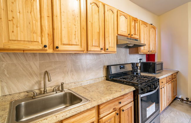 Furnished Empire Blvd Guest House - Photo 39