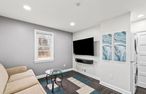 Two Dulles homes 1 price sleeps 16 w-EV parking - Foto 67