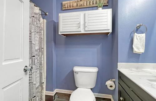 2BR Family Charmer Duplex near Drake - Foto 15