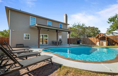 Retreat close to Lewisville Lake with pool, pet ok - Photo 65