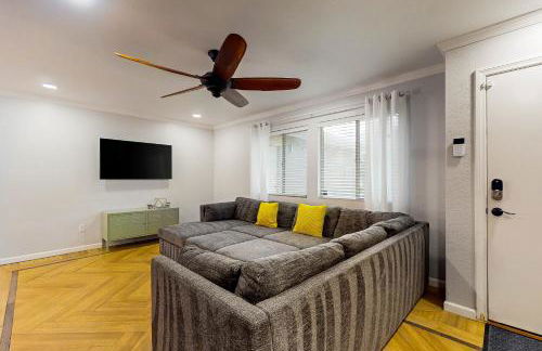 Snowbird-friendly home with private pool, spa, grill, enclosed backyard, WD, AC - Foto 5