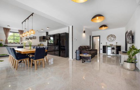 4 Bedroom Lovely Home In Labin - Photo 6