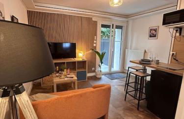 La terrasse abritée et son spa - Photo 10