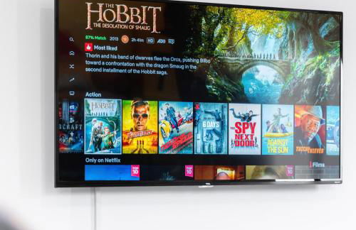 Modern Two Bed Apartment - Balcony & Parking - Netflix 8MC - Foto 14