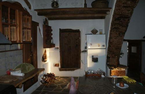 Afrodite's House-Restaurated Oil Factory - Photo 10