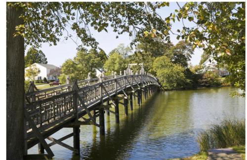 The Most Desired Summer Retreat with Private Pool Just 5 Minutes from the Beach - Foto 59