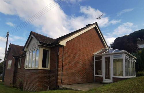 Twyngaer, a spacious 3 bedroom bungalow sleeps 5 - Photo 1