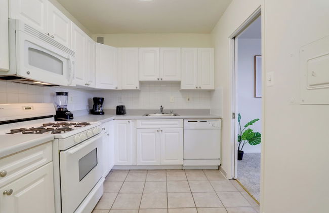 Apartment in the Heart of Crystal City - Photo 18