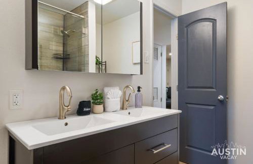 1BR 1BA Pet Friendly Condo w Pool, Gym, Walk to SoCo and Lake by Austin Vacay - Foto 24