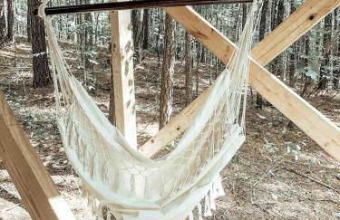 Secluded Treehouse Rental Ideal for Glamping in Alabama - Foto 28