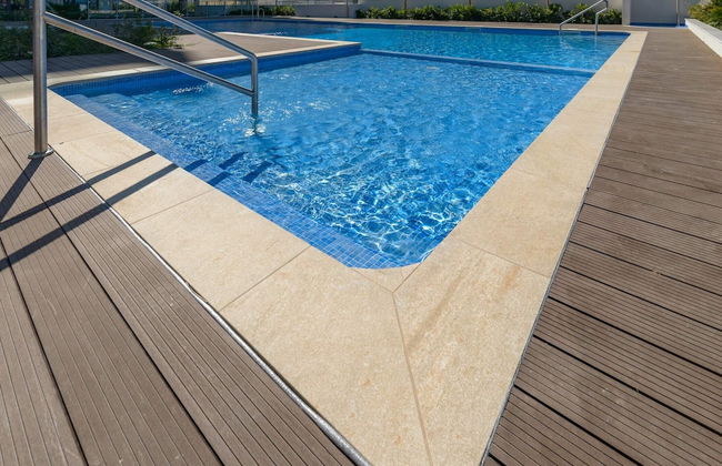 Luxury Modern Apartment With Exceptional Views! Hosted by Sweetstay - Photo 37