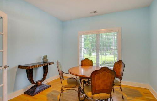 Lakefront Home with Hot Tub and Dock in Cross Hill! - Foto 12