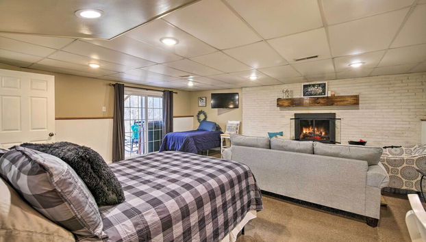 Beckley Studio with Hot Tub, 4 Mi to WVU Tech! - Foto 3, Interior