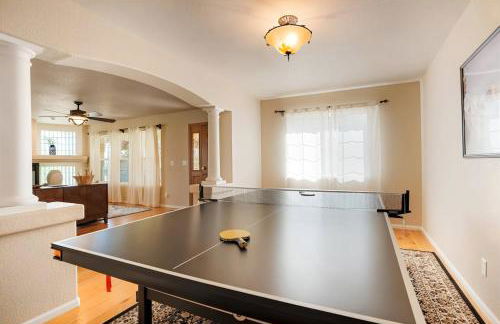 Denver Retreat Home with Stunning Lake, Mountain Views and Luxury Amenities - Foto 40