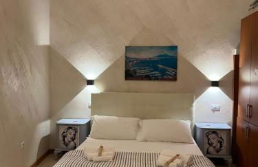 La cartolina di Napoli free parking for small cars only - Foto 6