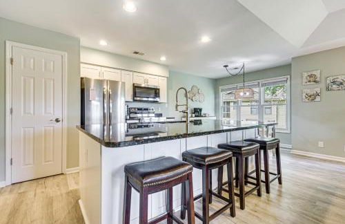 Sunset Beach Golf Condo with Pool about 2 Mi to Beach! - Foto 7