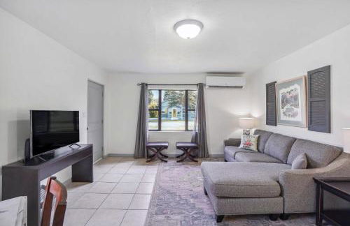 6 Mi to Downtown Orlando Quiet Home with Sunroom - Foto 2