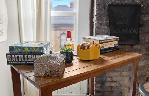 Cozy Top-Floor Retreat in the Heart of Louisville - Photo 26