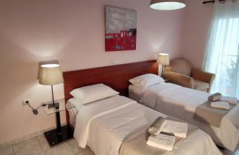 Lucy's next to sea apartment - Photo 4