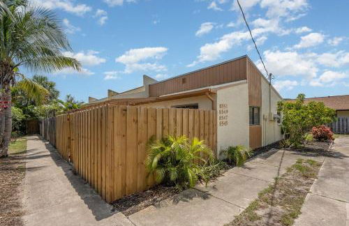 Beachside Bungalow- 2 minutes from the beach! - Foto 4