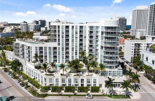 The Glamour of Upscale Downtown Ft. Lauderdale - Foto 1