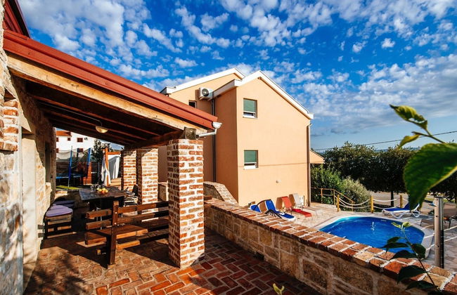 Holiday Home in Jasenice With Garden - Foto 38