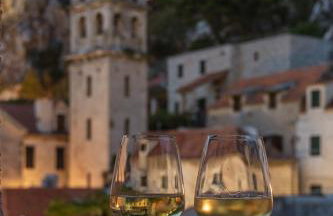 Charming stone apartment with jacuzzi in center of Omiš - Foto 1