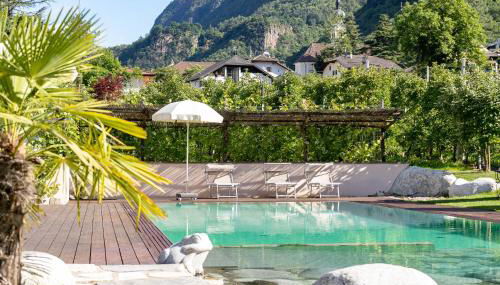 Kreuzwegerhof Nals - Historic Nature Stay with Pool near Meran & Bozen - Photo 3