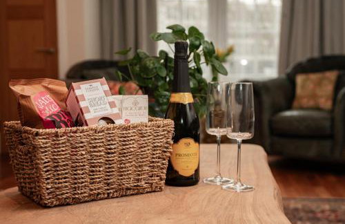 5 Bed Luxury Townhouse with Hot Tub, Rooftop Terrace, Perfect for Groups, Near Cruise Terminal - Foto 31