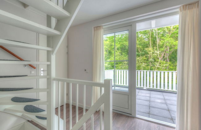 Relax in Coastal Luxury - Photo 10