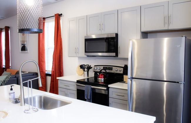 Stunning 4-BR Houses with On-Site Pool - Foto 14