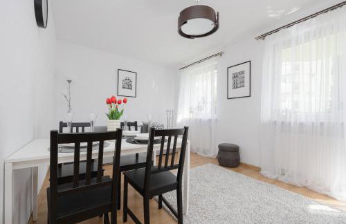 Apartament na Parterze z Parkingiem i Biurkiem do Pracy Zdalnej w Piasecznie by Noclegi Renters - Foto 14