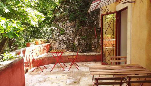 maison au coeur de Fontaine de Vaucluse, nichée sur le rocher et surplombant la sorgue - Foto 2