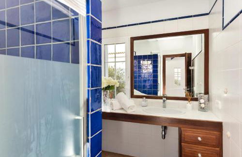 Casa con piscina y gran jardín - Foto 8