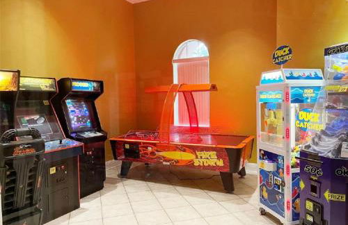 Gated Resort-6BR Home-Private Pool-Free WiFi-Near Disney - Photo 21