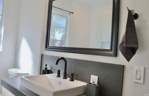 Modern La Cresta - Photo 19