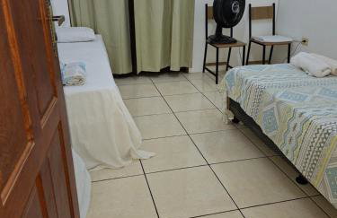 CASA DE HOSPEDAGEM FLORES PARATY 700 METROS DO CENTRO COM CAFÉ da MANHÃ - Foto 1