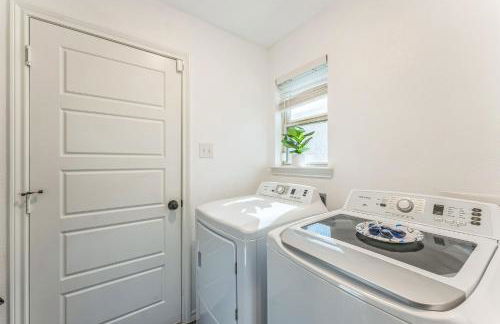 New Modern Bohemian Home Minutes from Epic Waters Indoor Park, Andretti Indoor Karting & Games, AT&T Stadium, Globe Life, Six Flags, Texas Life - Foto 24