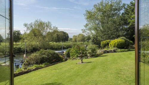 Riverside House - Photo 3