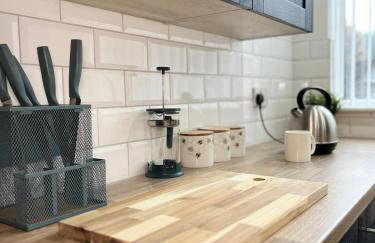 Ideal 4-bed home sleeps 7 - Nr Trafford Ctr & M60 - Foto 25