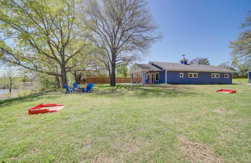 Lakefront Eufaula Cabin with Fire Pit and Private Dock - Foto 31