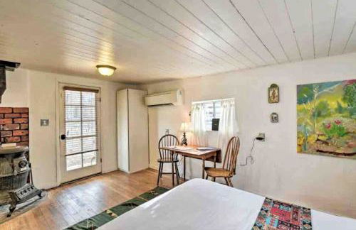Rural Log Cabin Rental for Couples near Taos Ski Valley - Foto 10