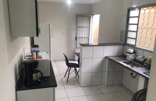 kitnet para até 4 pessoas totalmente mobiliada próx ao centro de Bauru- R4 - Foto 1