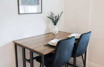 Luxury 1-Bed Flat - Free Parking - Photo 9