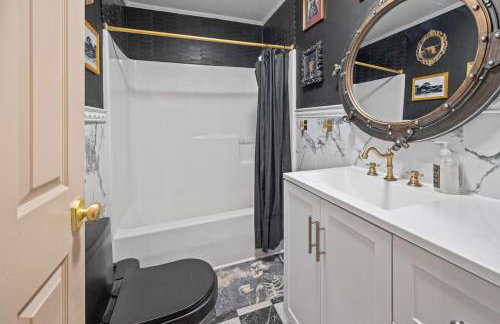 Romantic Colonial Hideaway in Historic Downtown - Pet Friendly - Foto 34