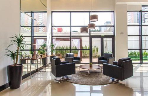 709- Apartamento Decorado Encantador, mobiliado, amplo, cozinha completa, Excelente localização no Rebouças - Foto 1