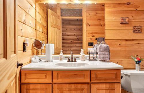 Liberty Pines - Lakefront Log Home, Swim Spa & Game Room - Photo 36