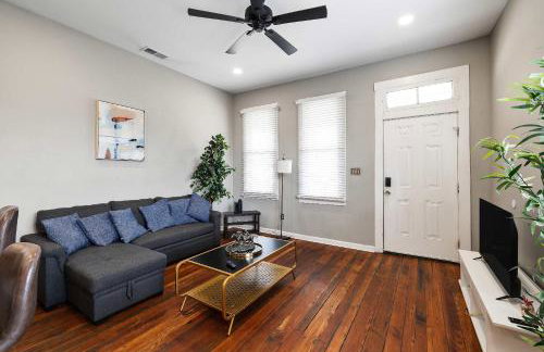 Historic CozySuites 4BR 2BA with a modern touch - Foto 1